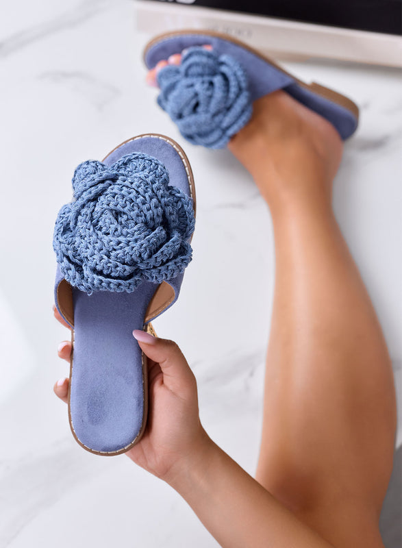 SARAH - Ciabatte blu con Maxi Fiore Crochet