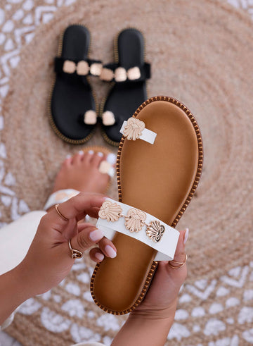 SENDY - Flat white thong sandals with gold embellishments