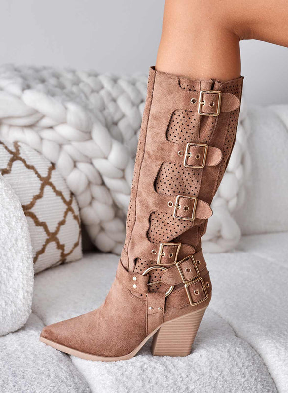 SERA - Bottes camperos marron ajourées avec boucles dorées