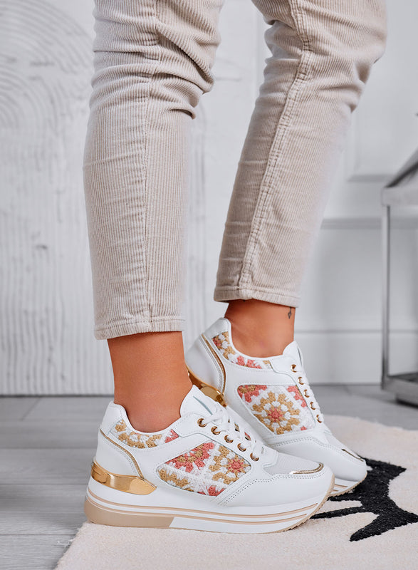 SUSY - Baskets blanches avec empiècements brodés