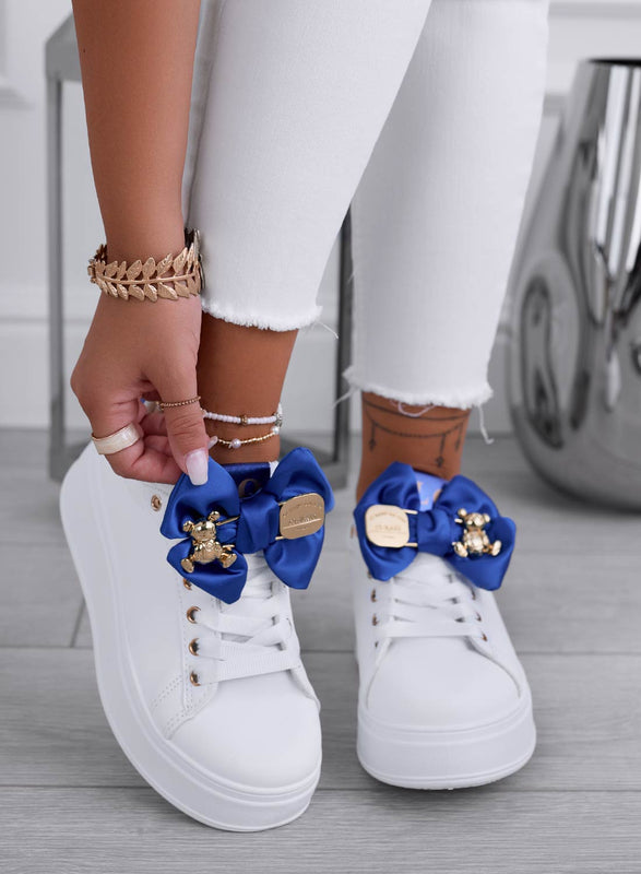 VANESSA - White sneakers with blue bow and gold teddy