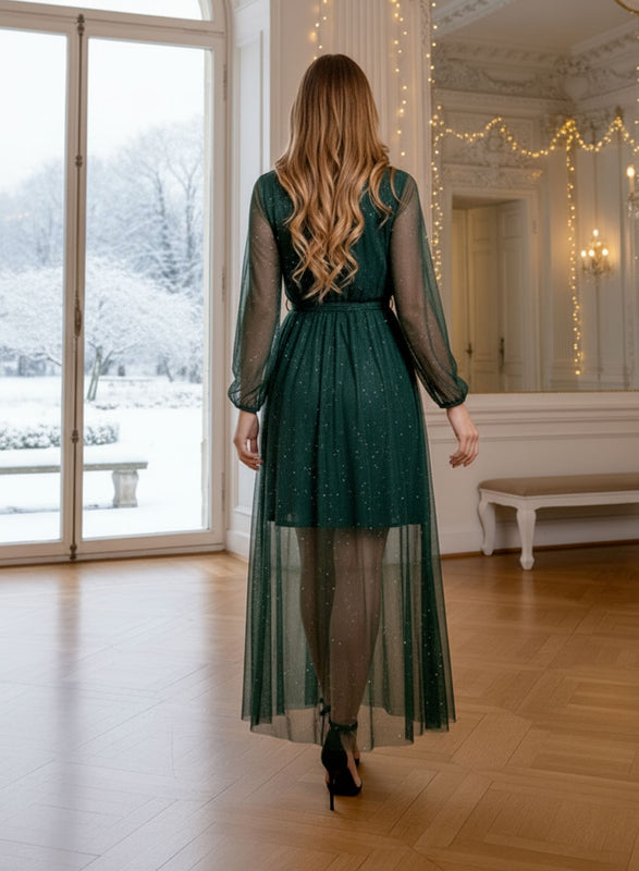 Robe longue verte en voile avec paillettes