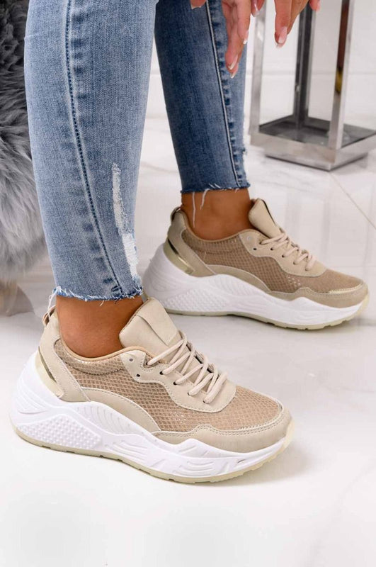 Sneakers beige effetto pitonato e suola spessa