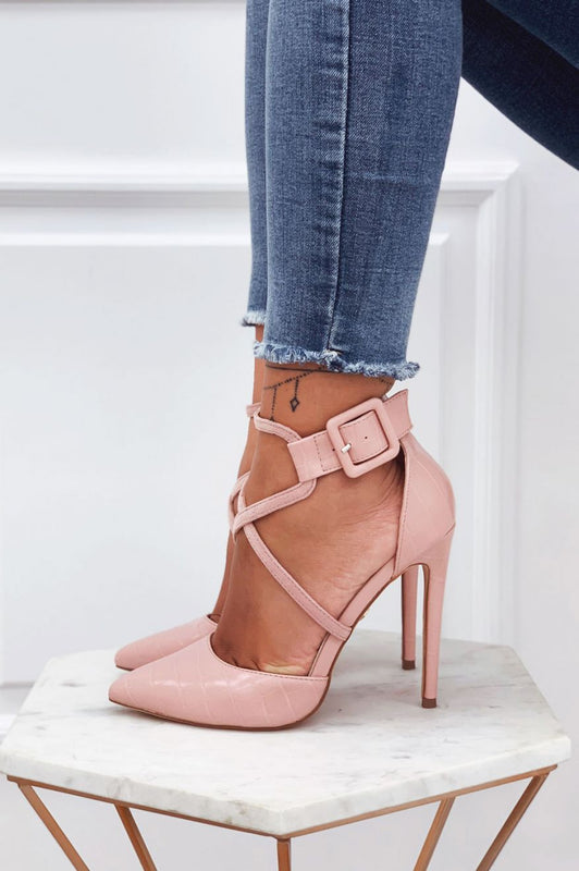 Escarpins roses effet crocodile à talons hauts