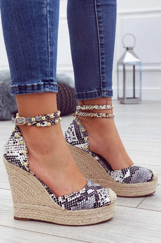 Espadrilles python métallisées à talon compensé haut et clous dorés
