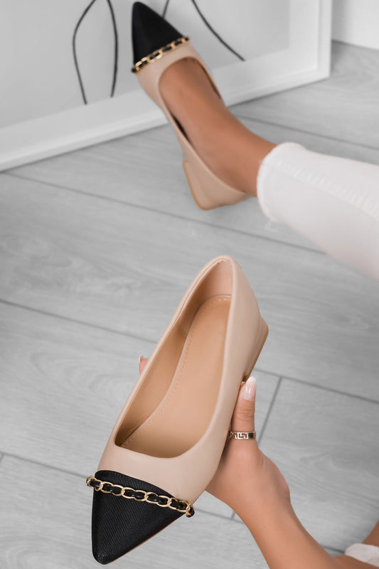 BEATRICE - Beige ballet flats with golden chain and black pointed toe