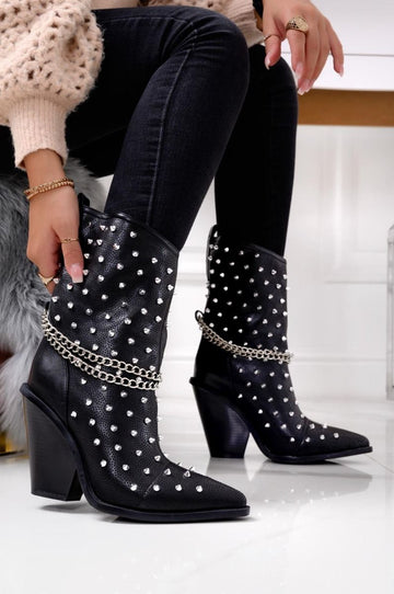 Black camperos ankle boots with studs and chain