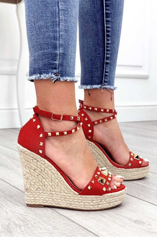 GAIA - Red sandals with wedge and studs
