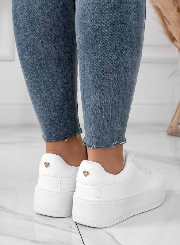 CARRY - White sneakers with gold trim