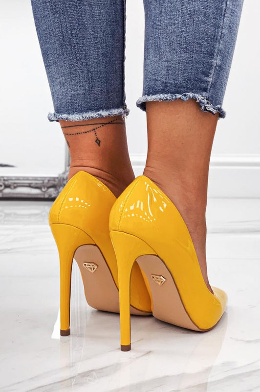 Yellow patent leather pumps with high heel