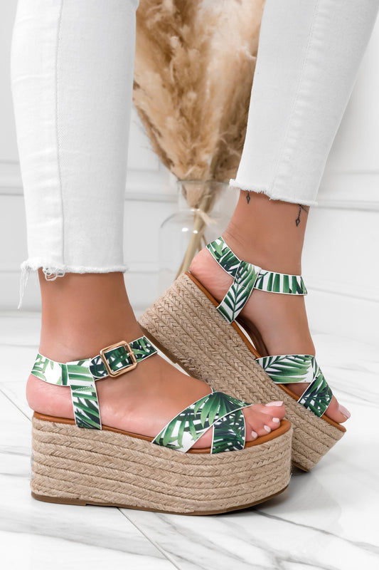 Sandales espadrilles verts avec semelle compensée en corde