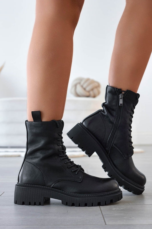 Botines negros tipo militar con cordones