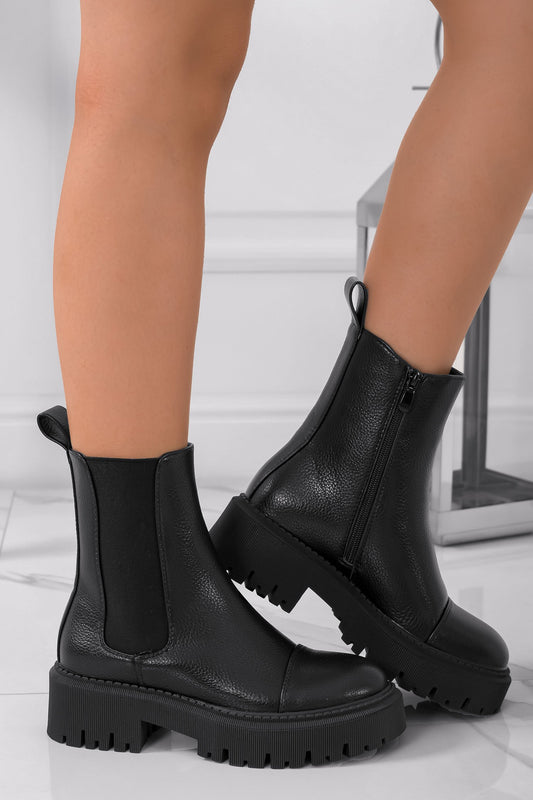 JENNIFER - Black ankle boots with side spring