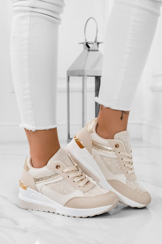 Zapatillas beige y doradas con cuña