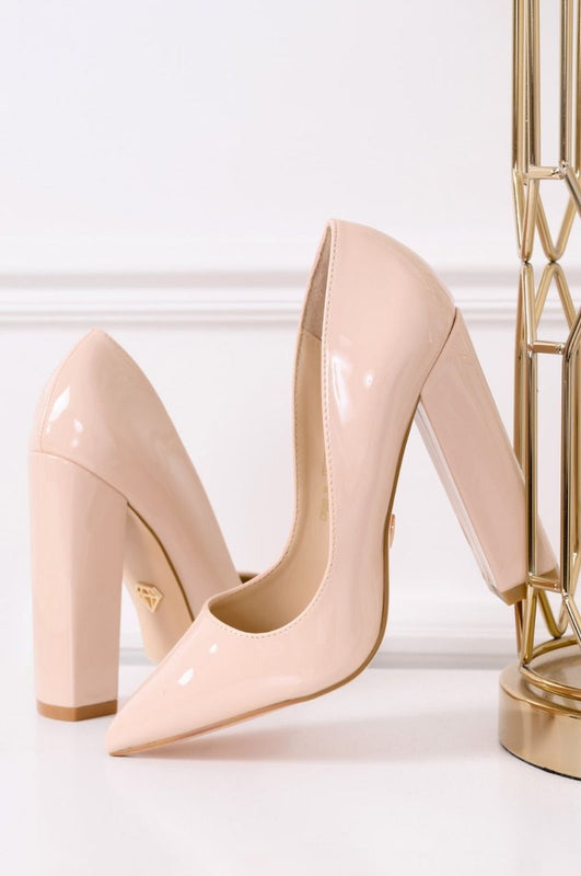 Nude patent leather pumps with comfortable heel