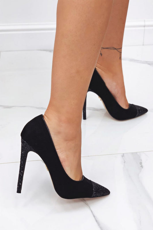 Black pumps with heel and glittered toe