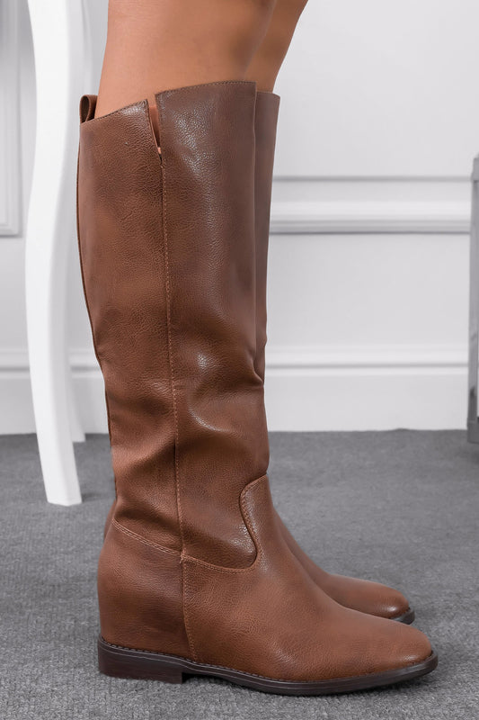 CINZIA - Brown boots with inner wedge