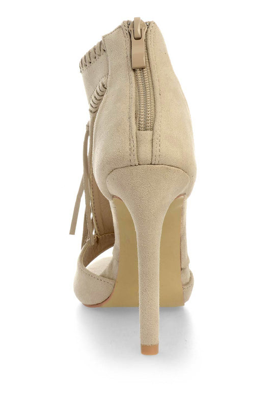 Beige sandals with heels and fringes
