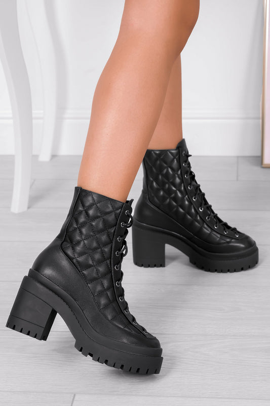 NORAH - Black ankle boots with quilted details and laces