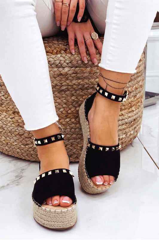 Espadrilles noires Alexoo avec bride et clous dorés