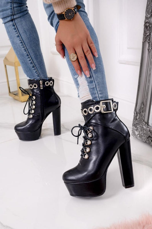 GWENDA - Black ankle boots with laces and buckle