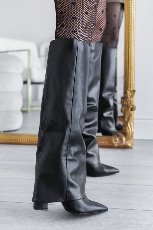 Bottes noires à talons hauts