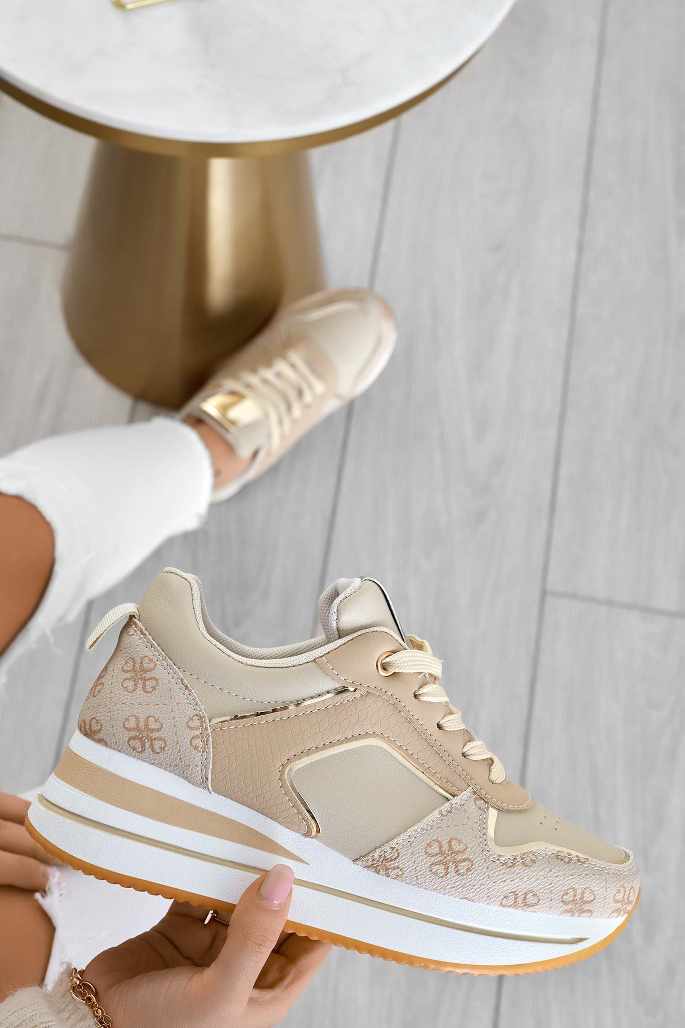 ABBEY - Patterned beige sneakers
