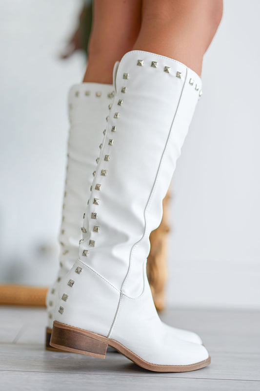 Alexoo white boots with internal wedge and studs on the back