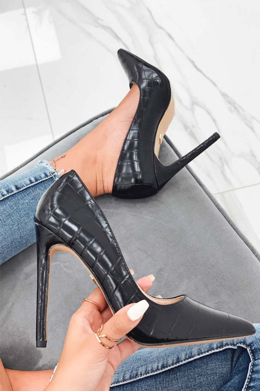 Zapatos de salón negros en piel sintética de cocodrilo con tacón alto