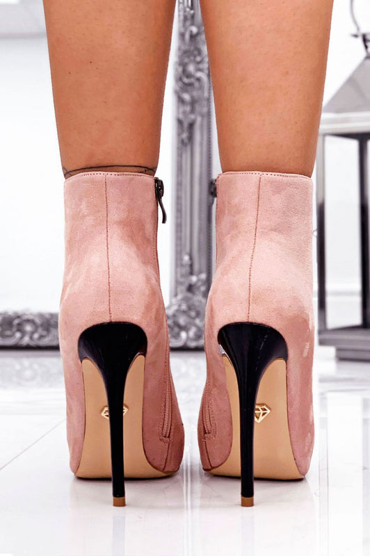 Pink suede ankle boots with heel and black patent leather toe