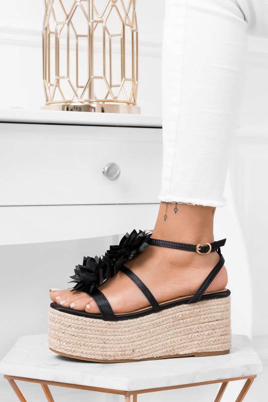 Sandales espadrilles noirs en satin avec fleur appliquée