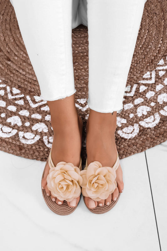 BARTH - Beige flat sandals with flower detail