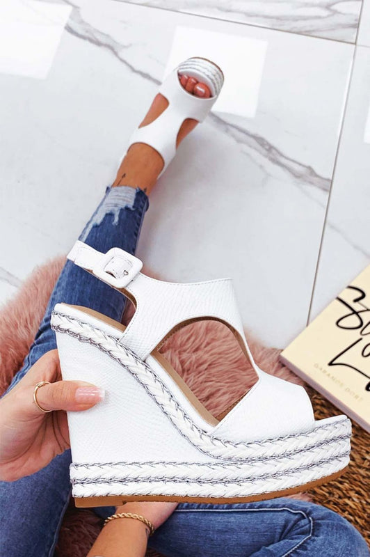 Sandali bianchi con zeppa e inserti in corda argento