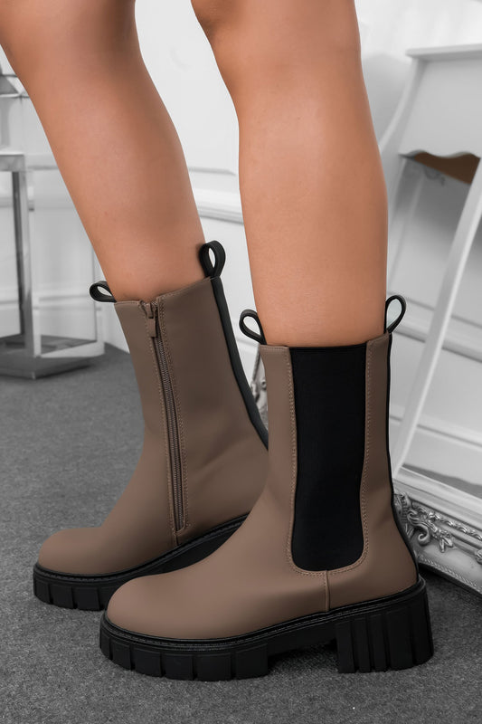 LAURA - Brown ankle boots with sidespring