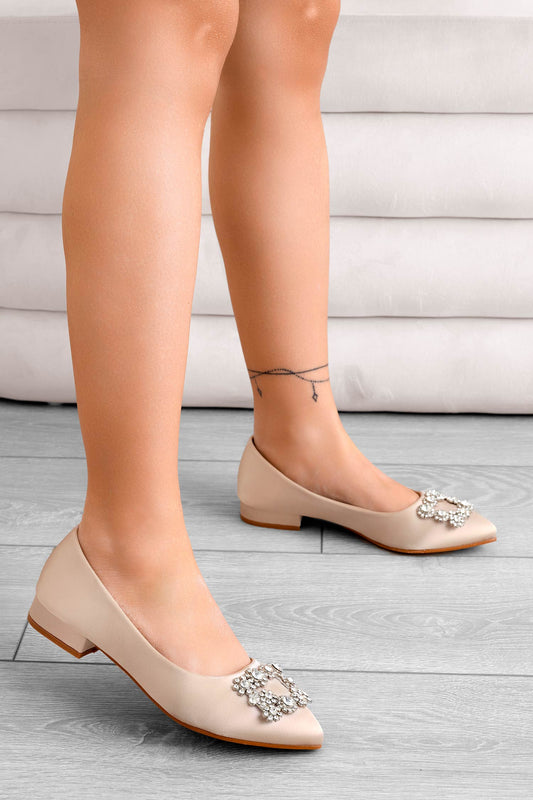 Ballerines champagne en satin avec bijou